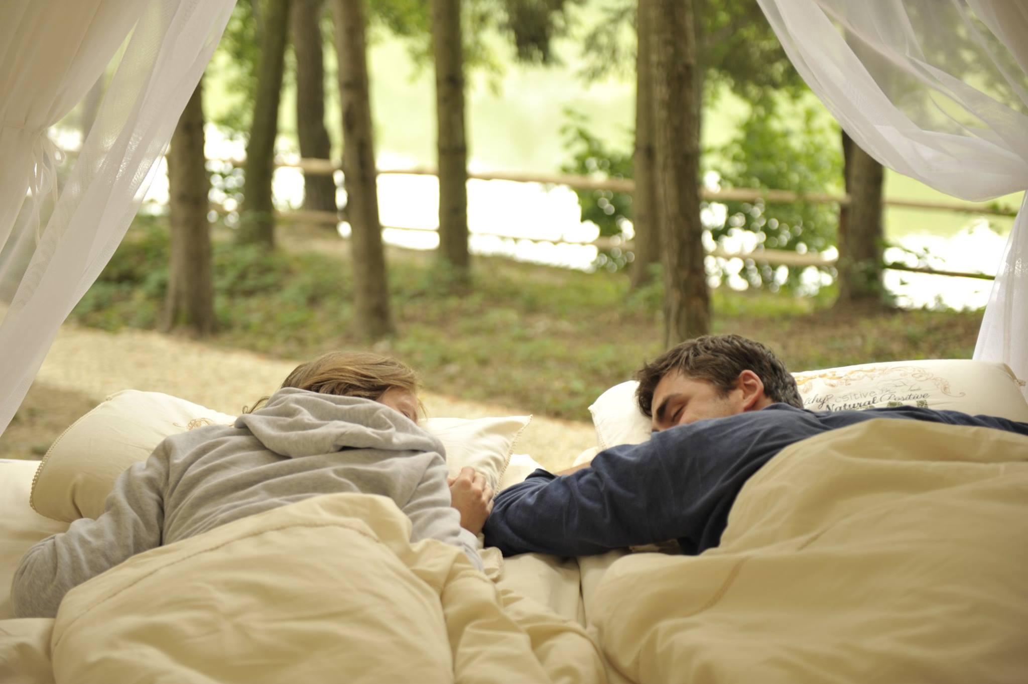 在农村打造一个纯木屋需要多少钱,户外小成本木屋民宿