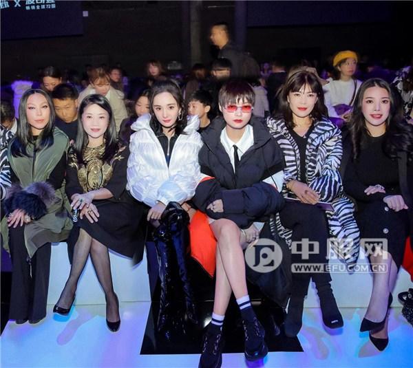 买得起的高定羽绒服，波司登高缇耶联名刚发布即被抢购