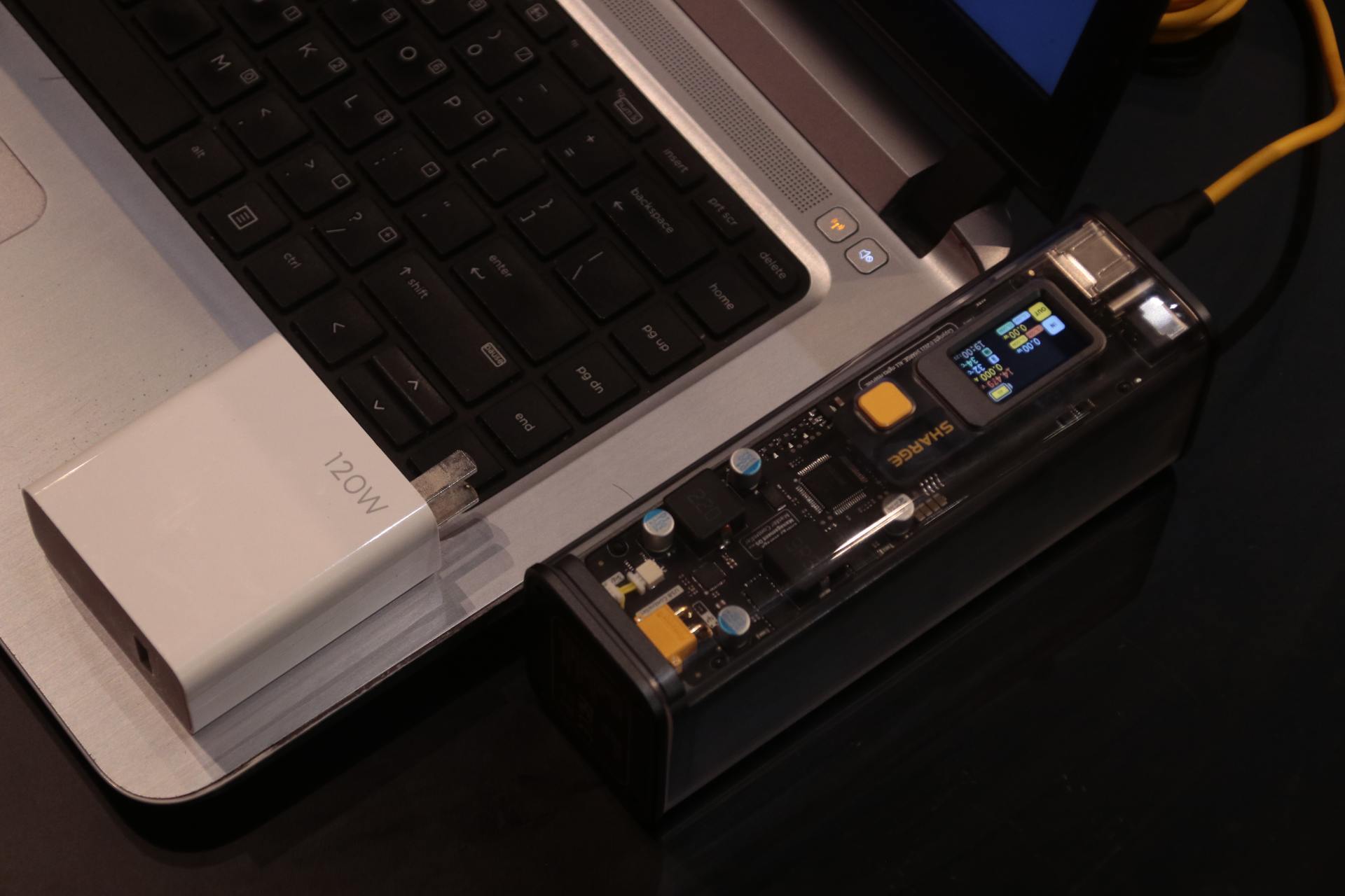 除了超高颜值，闪极卖千元的勇气是什么？一枝独秀