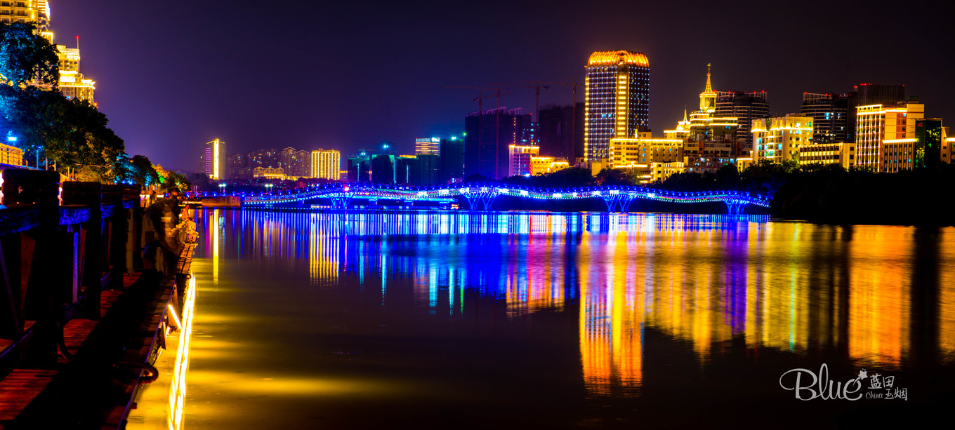 三亚的第一市场夜市到几点,海南三亚夜市第一市场