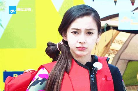 曾跟AB是“嫩模小姐妹”，如今嫁豪门接好戏，口碑甩姐妹几条街