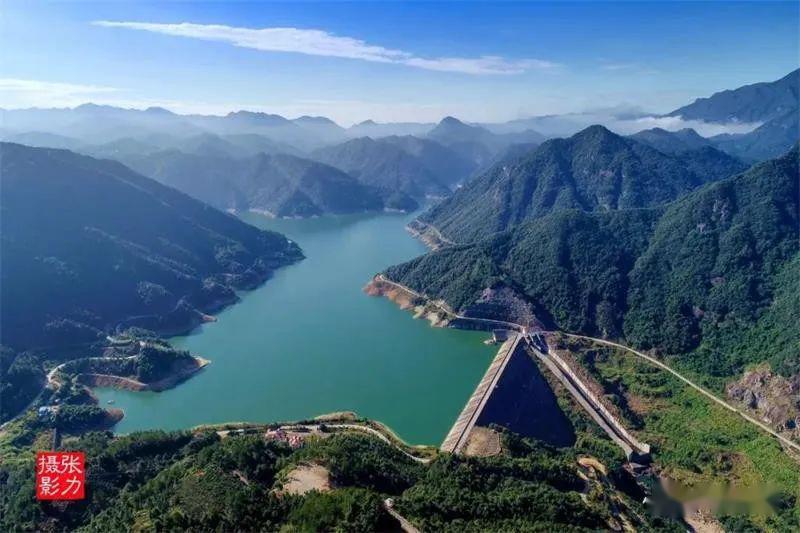 牢记嘱托守护青山绿水,牢记嘱托护碧水