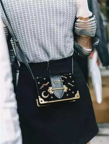 包包选择搭配,秋冬包包怎么挑选好看