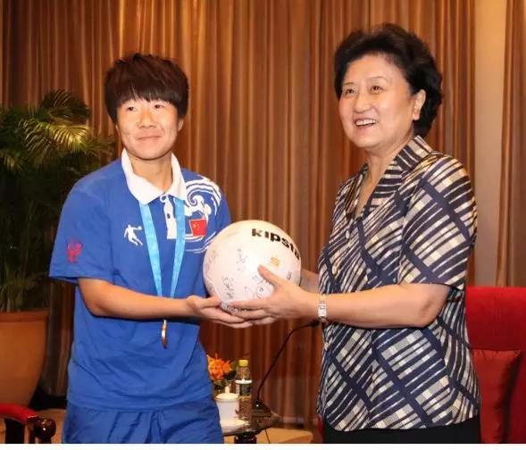 悦动青少年训练营,悦动锋尚足球精英训练营