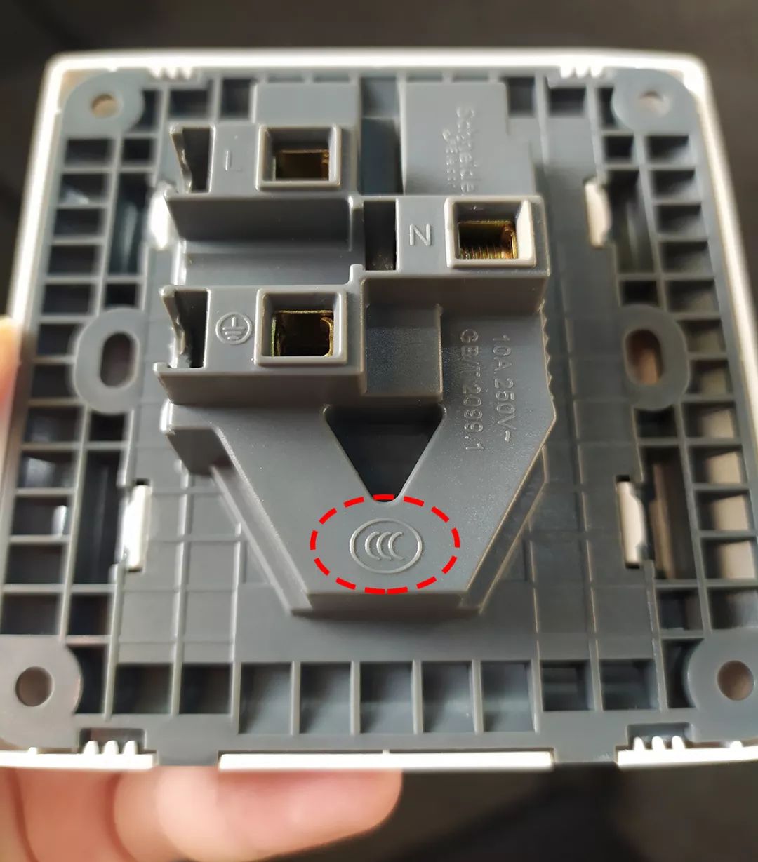 为什么不到10元的插座都是垃圾？