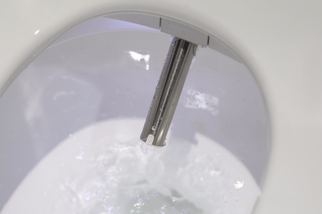 想买智能马桶又担心用不习惯,智能马桶为什么要买无水箱的