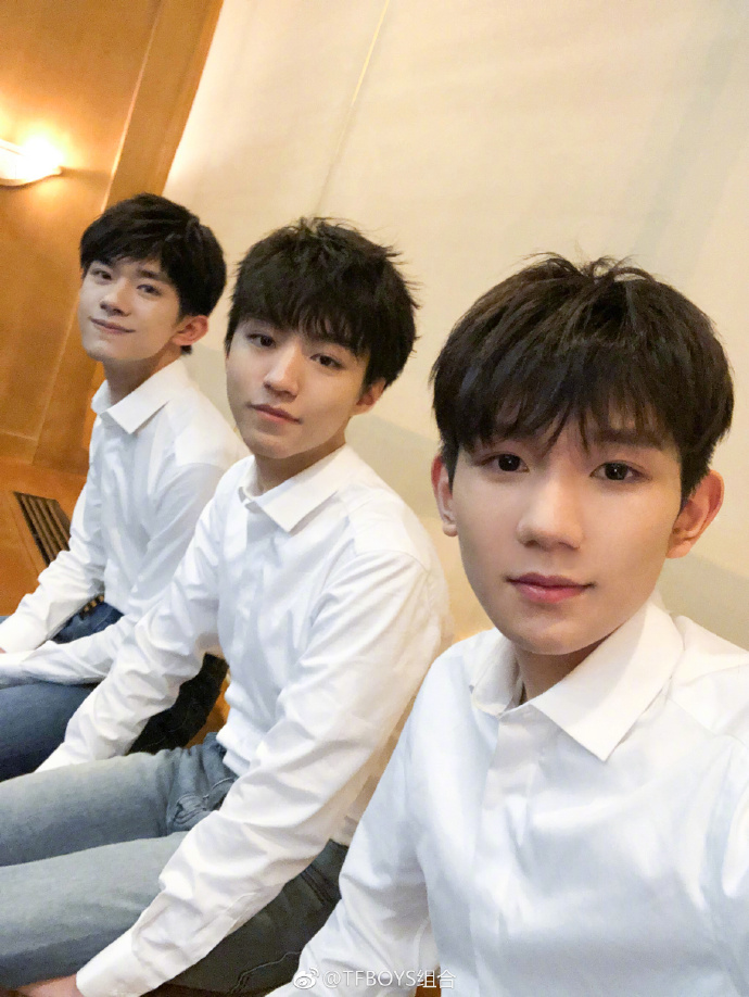 tfboys王源双面封面,tfboys王源无可取代的存在