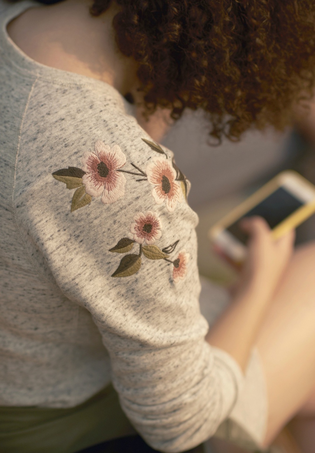 春夏都可以穿的卫衣推荐,品牌卫衣女款什么牌子质量好