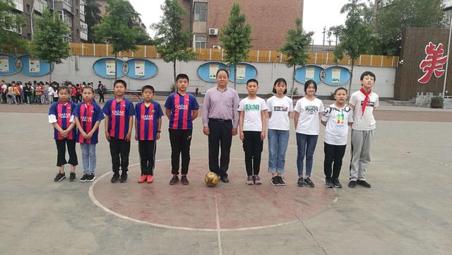 瓒崇悆姣旇禌宄板嘲鐭垮尯绗竴灏忓,蹇箰瓒崇悆婊规脖娌虫梺