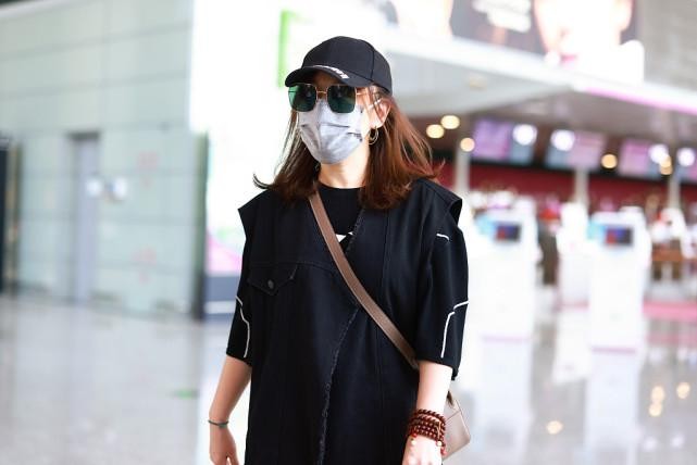 薛佳凝减龄穿搭,薛佳凝穿藏服