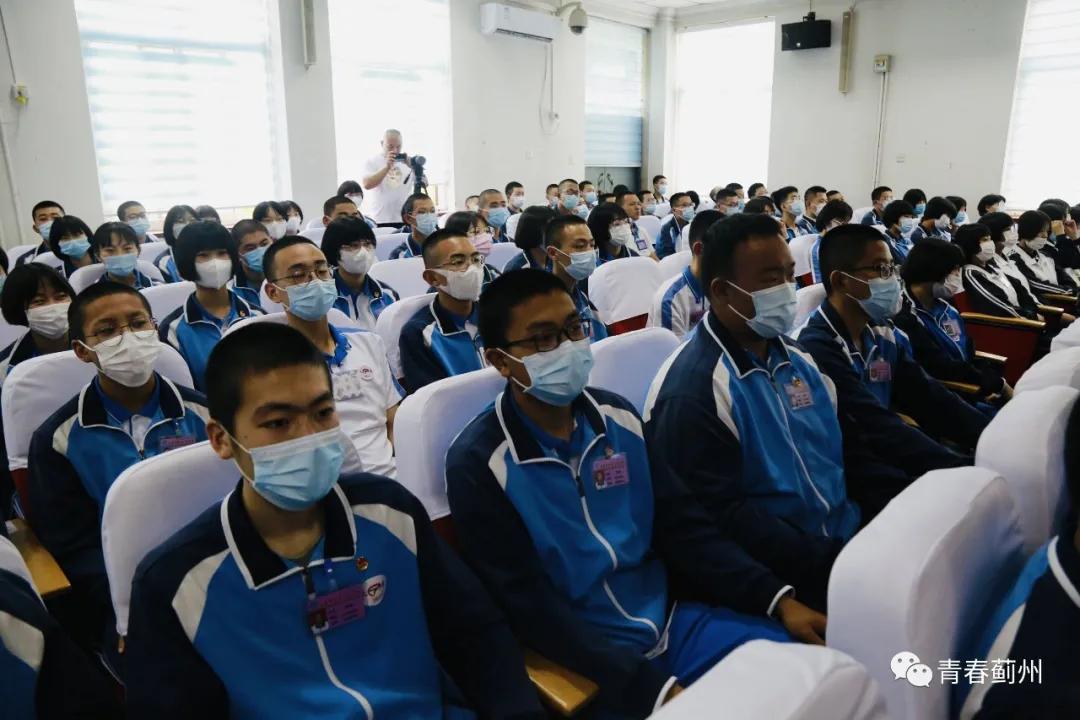 穿越怎么装备头饰,穿越的话带什么比较好