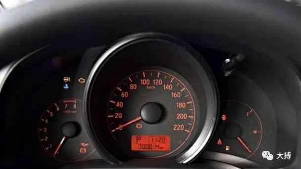 本田飞度第一代到第四代外观图片,本田飞度三代真实驾驶感受