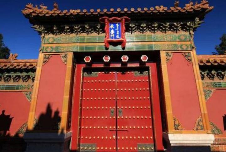 清朝时期故宫住了多少人,故宫皇帝的卧室多少平方