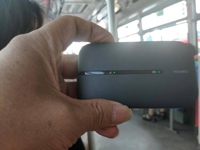 华为移动路由器对比华为随行wifi3,华为随身wifi3可以边充电边使用吗