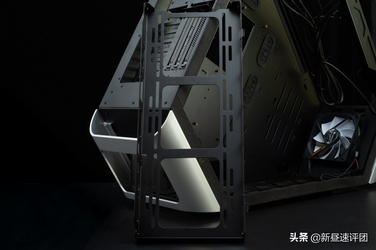 乔思伯tr03机箱多少钱,乔思伯tr03分体水冷装机