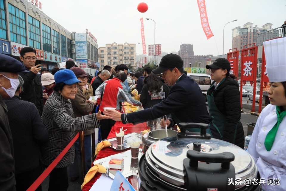 来一碗热乎乎的小米粥,来碗暖心暖胃的小米粥