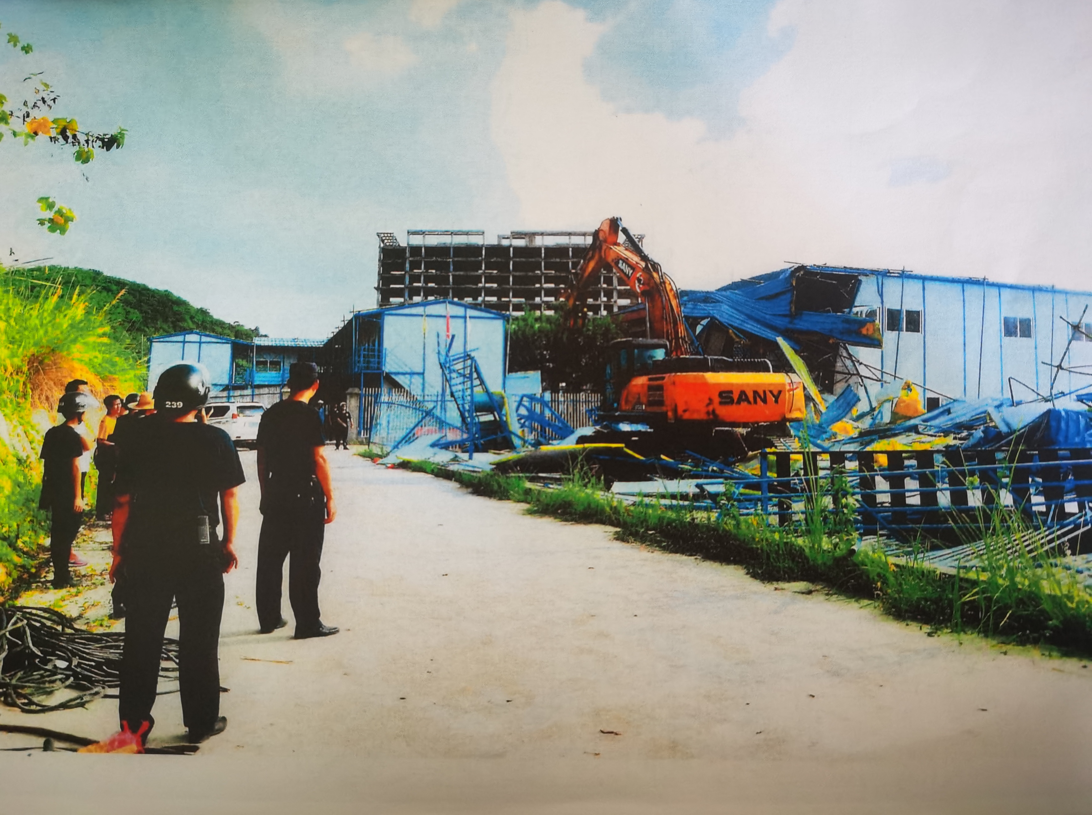 海南“最复杂烂尾楼”公司起诉三亚市政府，原开发商被拘捕后海南东北两公司争夺楼盘，染指官员皆落马