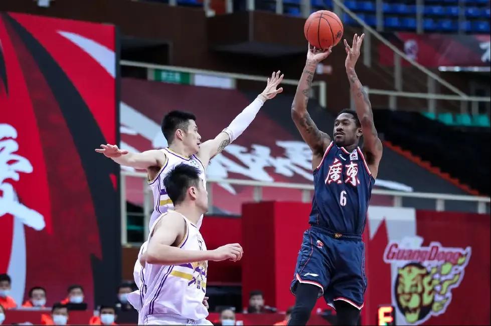 杜锋曾繁日任俊飞,任骏飞犯规最后比赛谁赢了