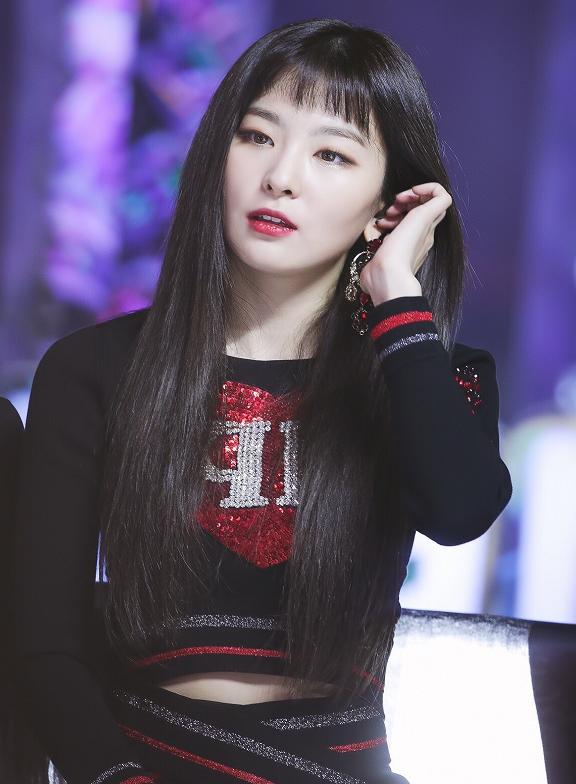 joy姜涩琪舞台对视,姜涩琪joy跳舞对视