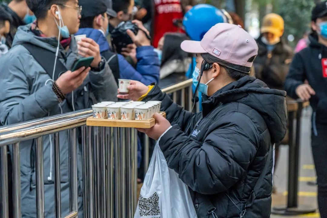武汉茶颜悦色现在还有多少人,武汉的茶颜悦色有多火