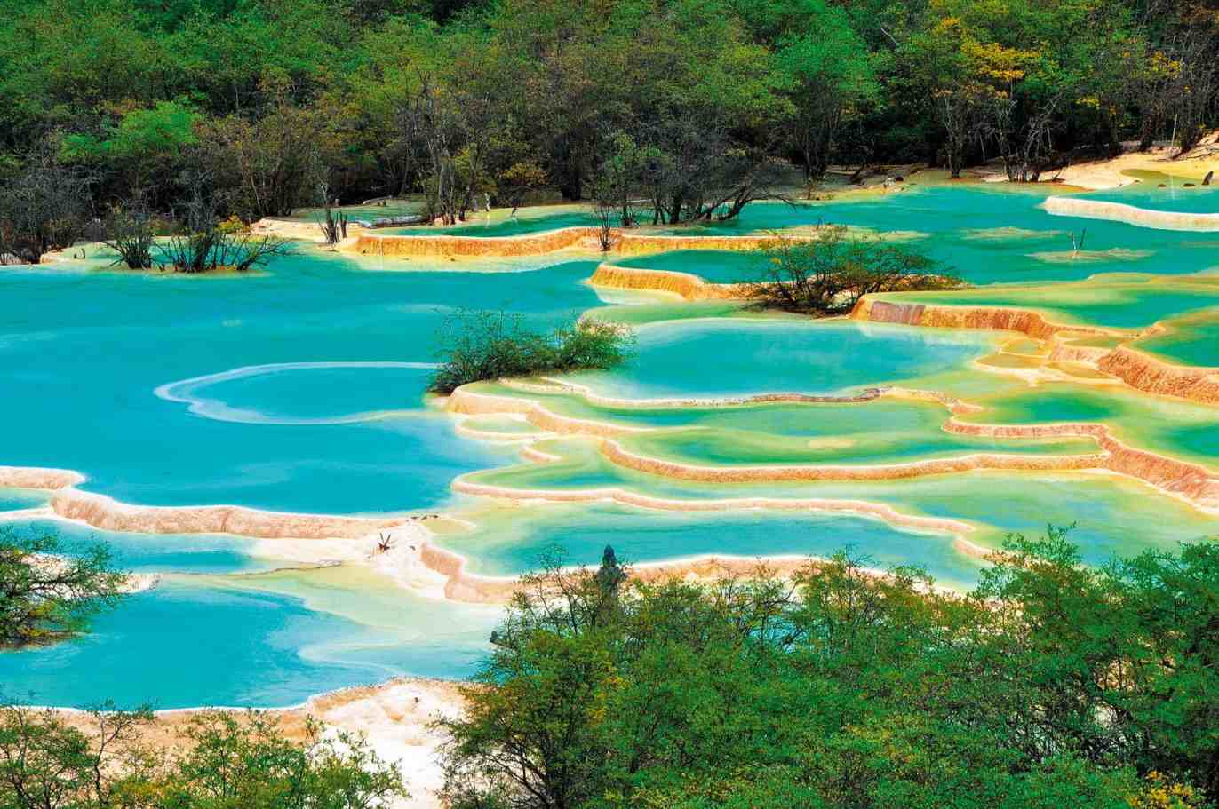 黄龙洞鬼斧神工,黄龙大自然风景