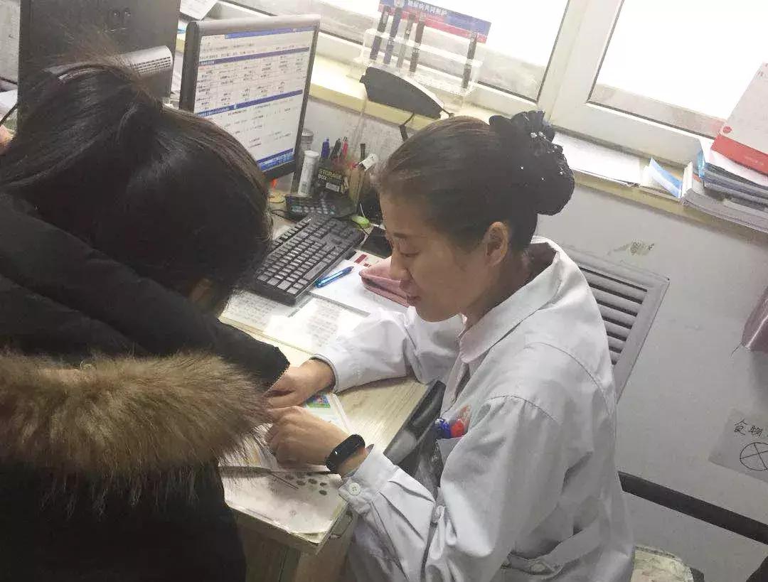 糖尿病人脚裂口如何处理,糖尿病人足部干裂怎么治