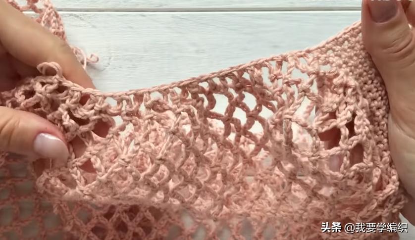 蝴蝶图案的塑料网格串珠包包教程,空心线塑料网格包包编织教程