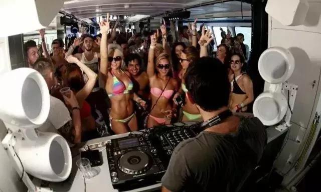 原来贫穷不但会限制我们的想象力,为什么亿万富翁都在省钱