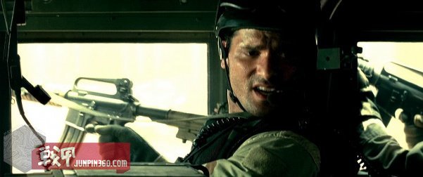 美国黑鹰战机坠落视频,黑鹰坠落最震撼视频