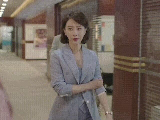 职场剧虽下线,但她们的衣柜我收藏了