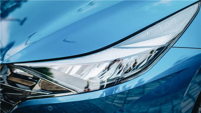 2020现代第七代伊兰特白色,小米社区新品季