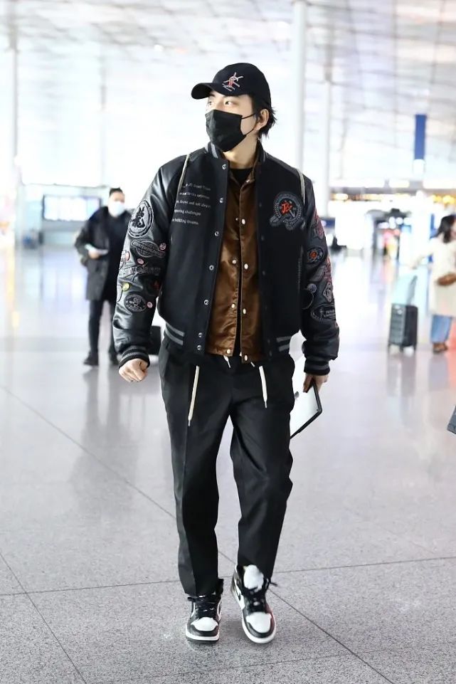 鐜嬪ぇ闄哸j1澶瑰厠,妫掔悆鏈嶆惌閰峚j1鏈夊濂界湅