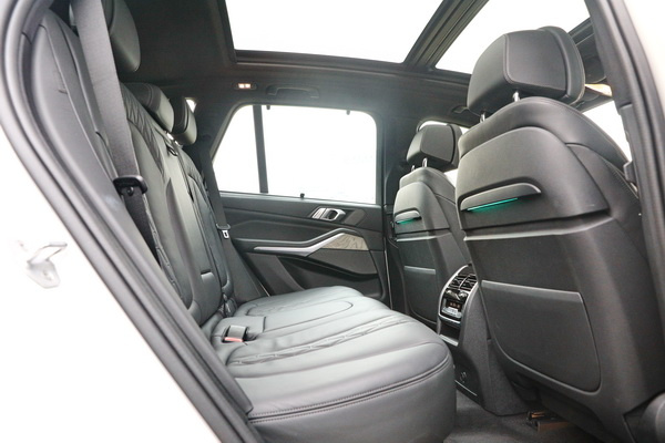 宝马x5深度评测进口f15,宝马x5m黑武士2021款内饰