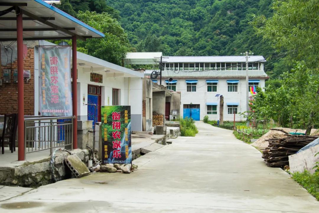 秦岭沣峪口上山有哪些景点,秦岭大坝沟瀑布