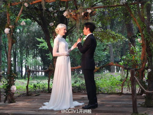 结婚前一天晚上新郎着装,河南简单中式婚礼新娘新郎的着装