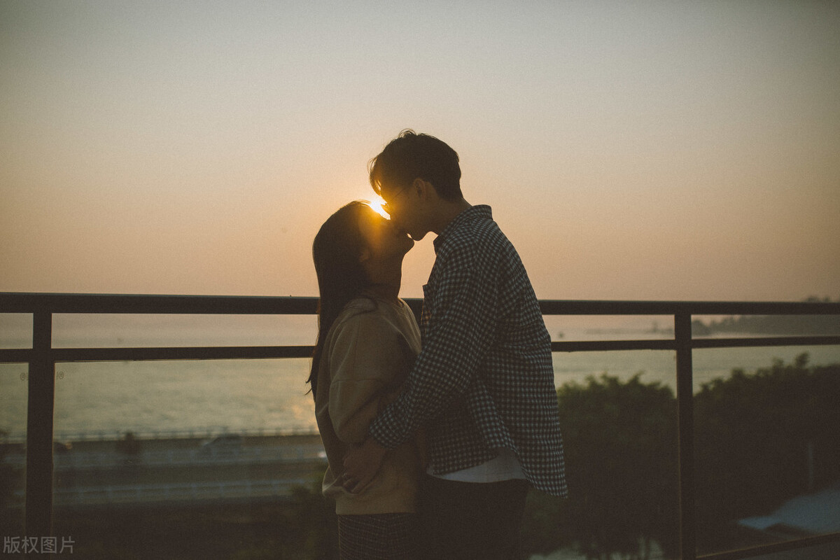 生完孩子夫妻关系变淡怎么处理？这4招让你和老公回到热恋期