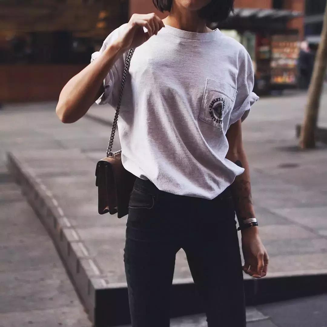 t恤穿久了偶尔也要换个风格,t恤穿好几年不旧的洗法