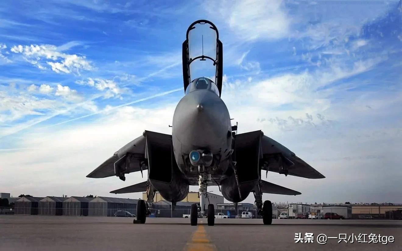 缇庡啗绌哄啗瑁呭澶у叏,閭ｄ簺骞村厰瀛愭悶鍒扮殑瑁呭