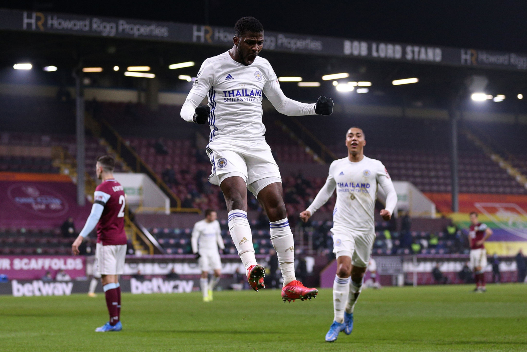 英超第32轮曼联战胜了切尔西队,英超曝大冷门曼城客场瓜帅