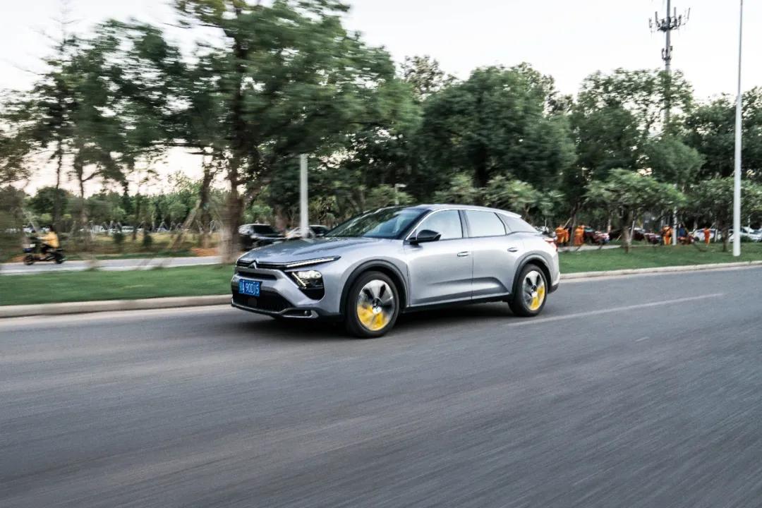 凡尔赛c5x和5008选哪个,凡尔赛c5x能让雪铁龙翻身吗