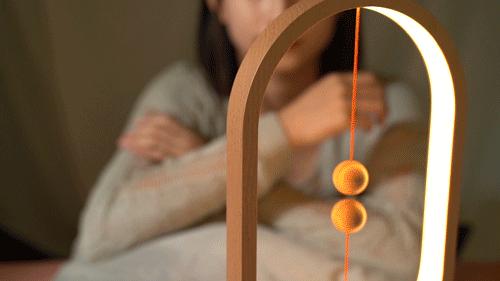 宜家高颜值台灯,广美磁悬浮台灯