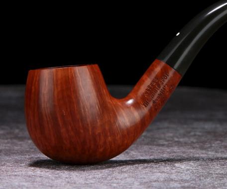 小猪说烟斗,登喜路dr烟斗价值