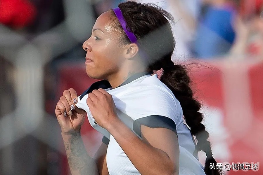 球员进球都有标志性庆祝动作,史上最有影响力的庆祝动作