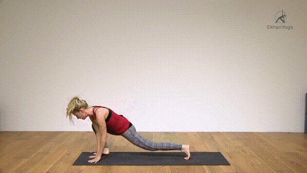 早晨瑜伽动作10分钟排毒养颜,清晨的瑜伽疏通经络