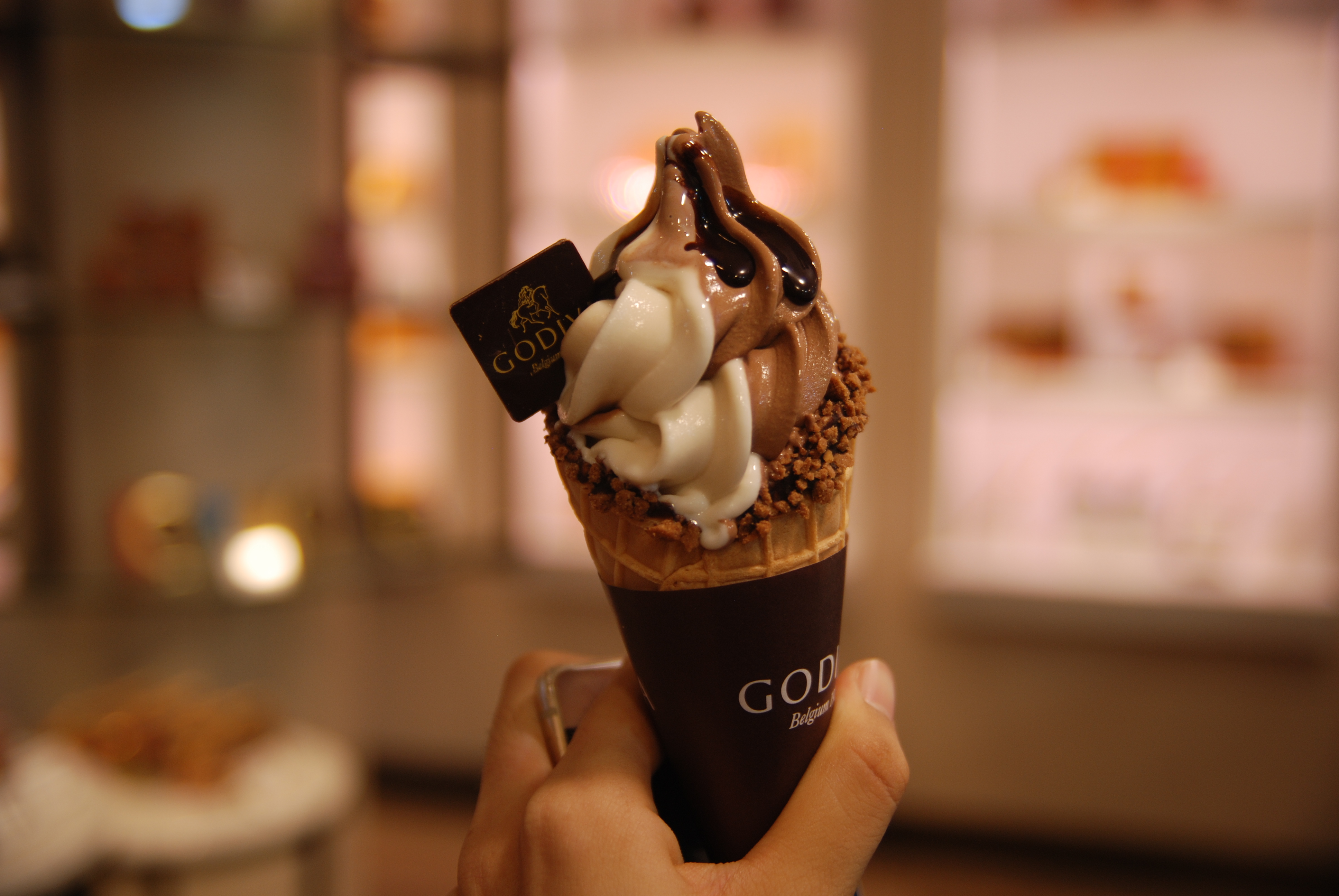 韩国紫菜包饭年糕,韩国美食一条街紫菜饭