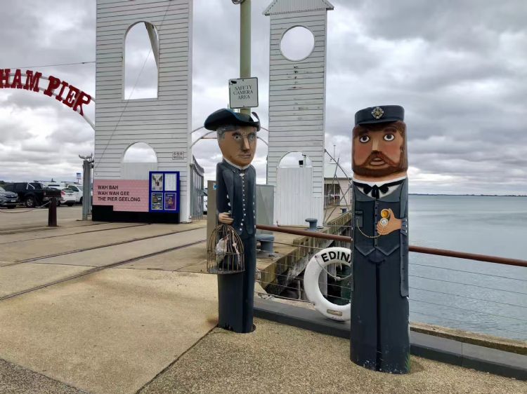 邦德为什么那么漂亮,邦德大学是什么档次