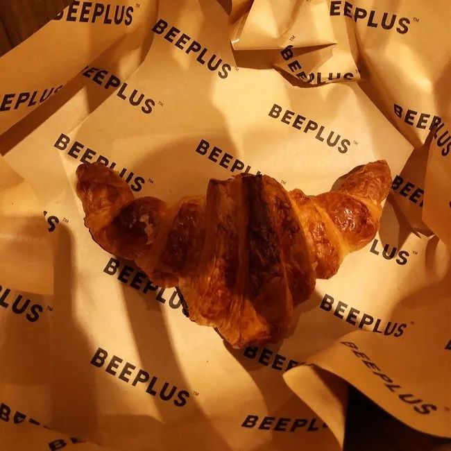 到全国最大的面包店，感受不要脸；吃牛角包之神，练习翻白眼