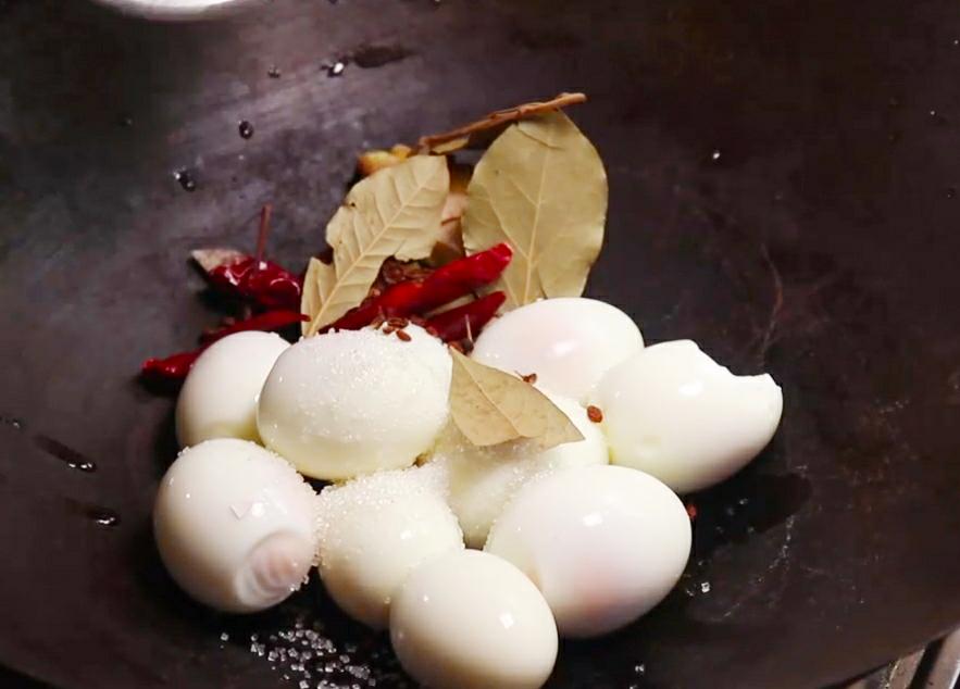 乡巴佬卤蛋的家常做法放味精吗,乡巴佬卤蛋怎么做蛋清劲道