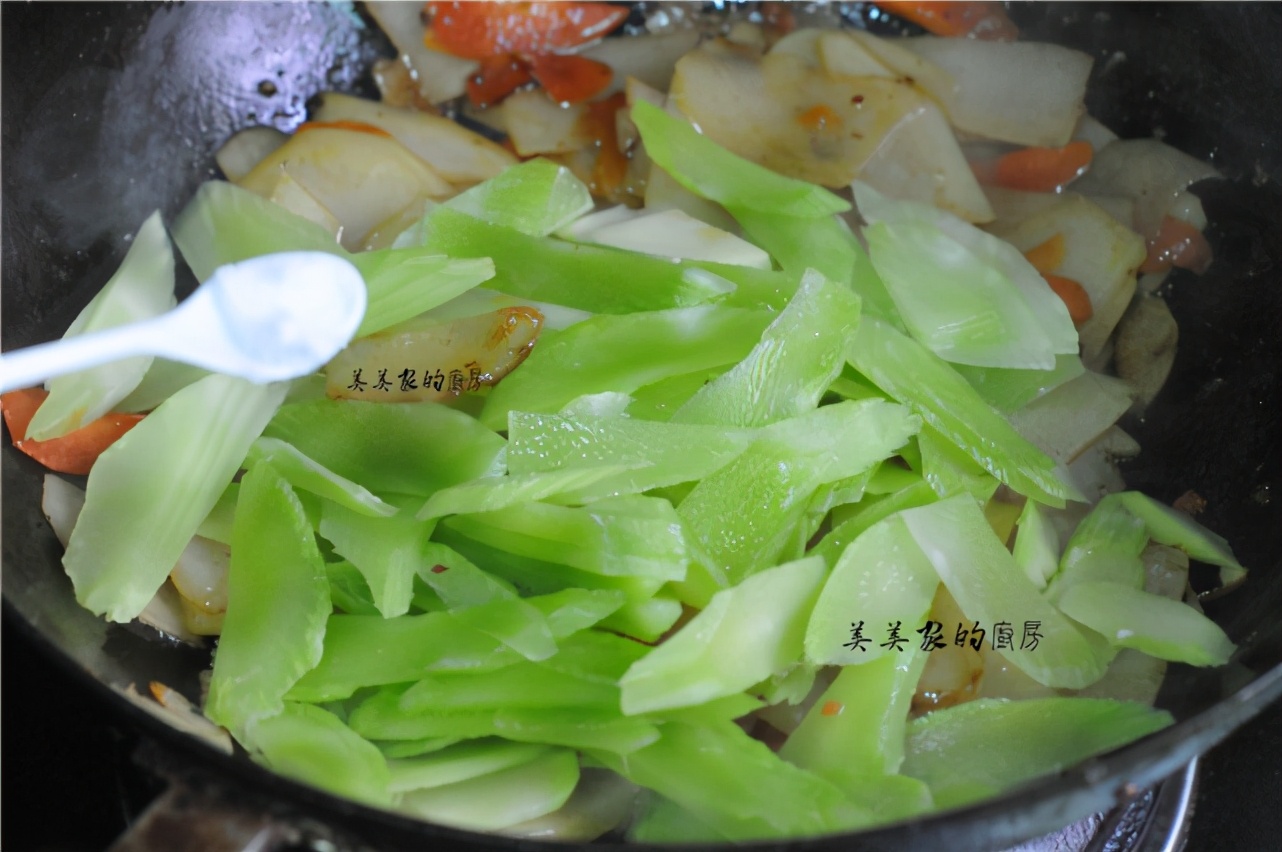 3种素菜一锅炒经济实惠简单美味,这三种菜一起炒简直好吃到没话说