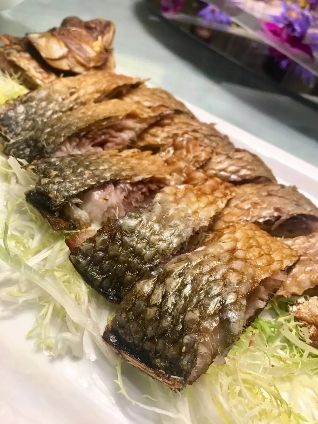 《*瓶金**梅》餐桌上的游龙戏凤